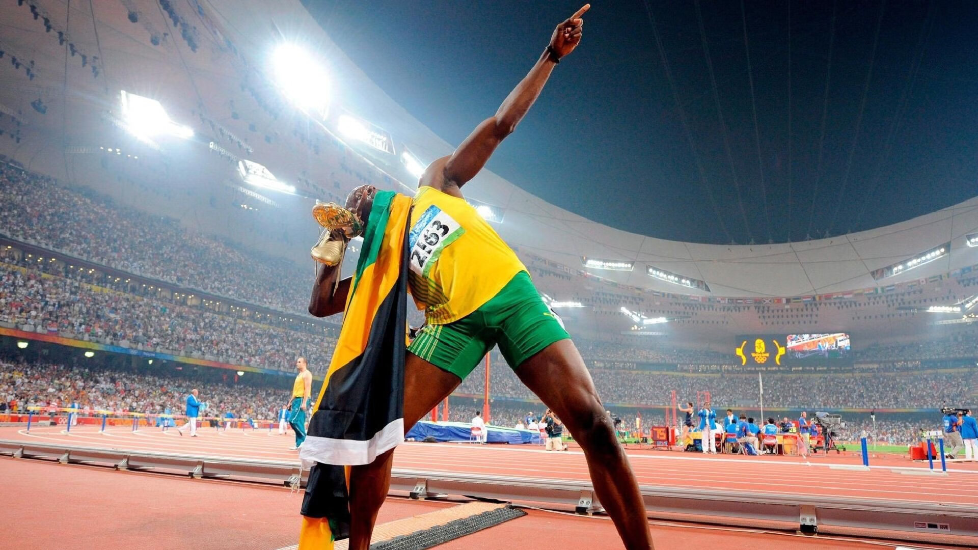 穆雷在拜仁比赛中出色发挥，战术调整引发热议！引发球迷热议的简单介绍