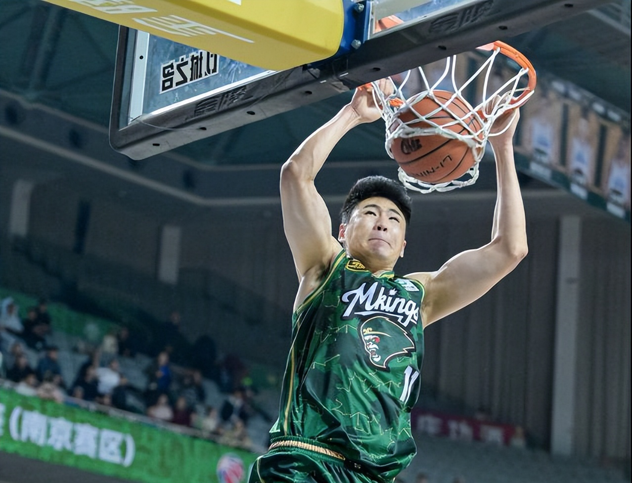 天博体育中国官网-肖若腾手感滚烫，带领曼城爆冷辽宁男篮，赛后一句话霸气侧漏(为什么肖若腾没拿金牌)